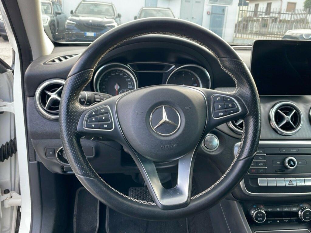 Mercedes GLA 180 180 D Sport 7G-DCT