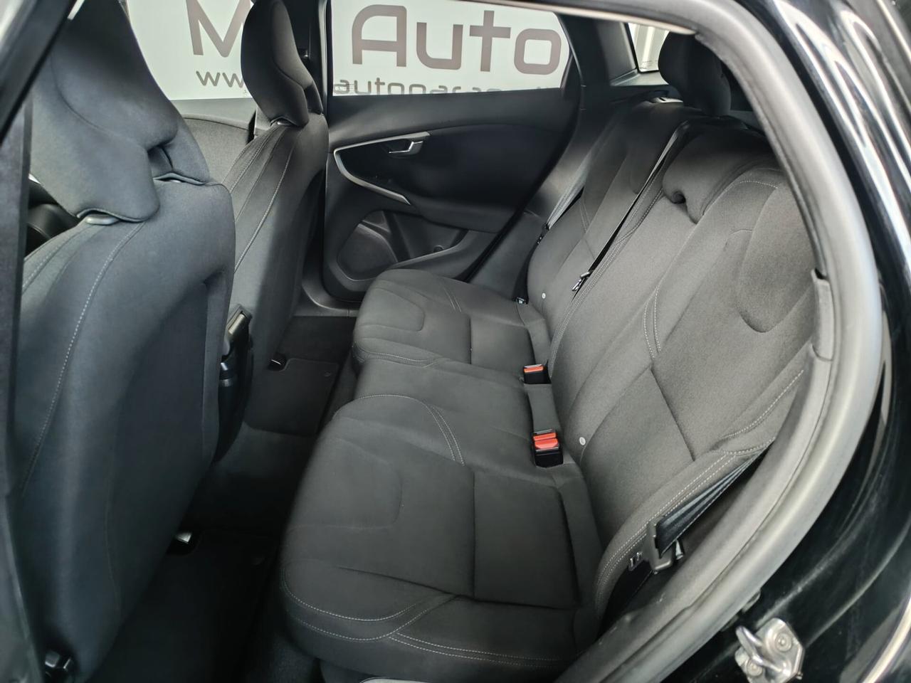 Volvo V40 Cross Country D2 Geartronic Momentum