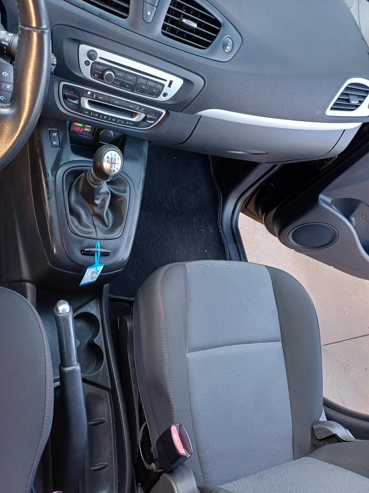 Renault Scenic dCi 110 CV (7 posti)