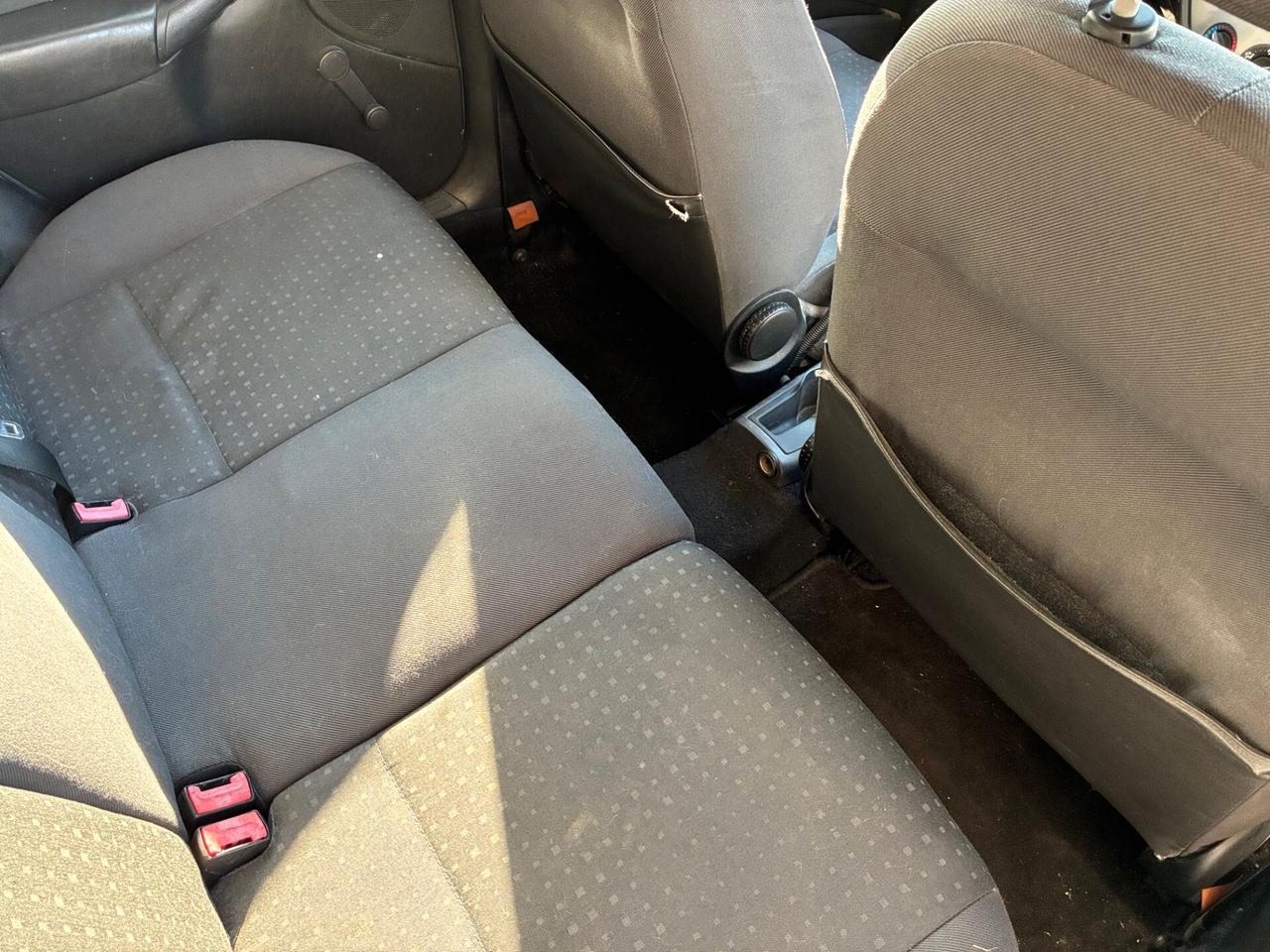 Ford Focus 1.8 TDCi 100 cv cat 5p. Zetec