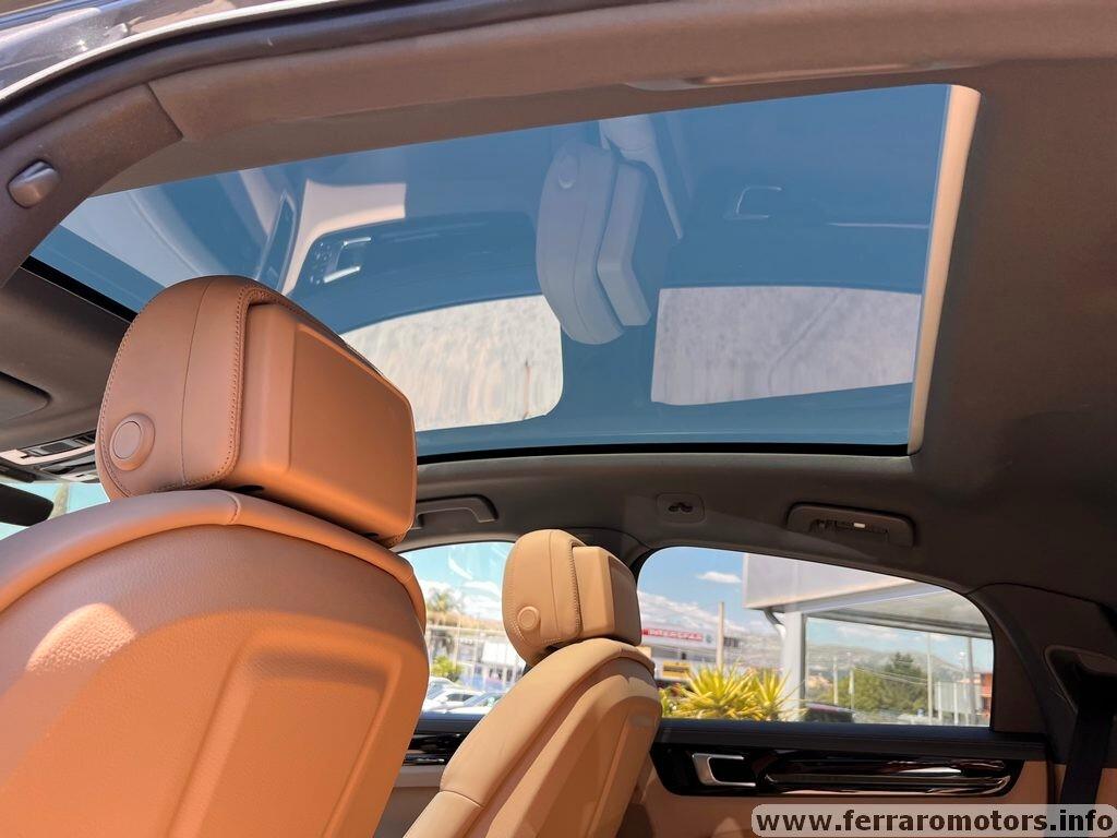 Porsche Cayenne Coupé 3.0 V6 E-Hybrida soli 779 euro al mese