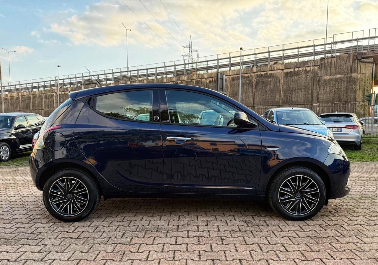 Lancia Ypsilon 1.2 69 CV 5 porte GPL OK NEOPATENTATI