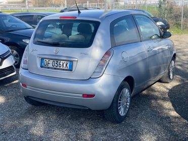 Lancia Ypsilon 1.2 16V Argento