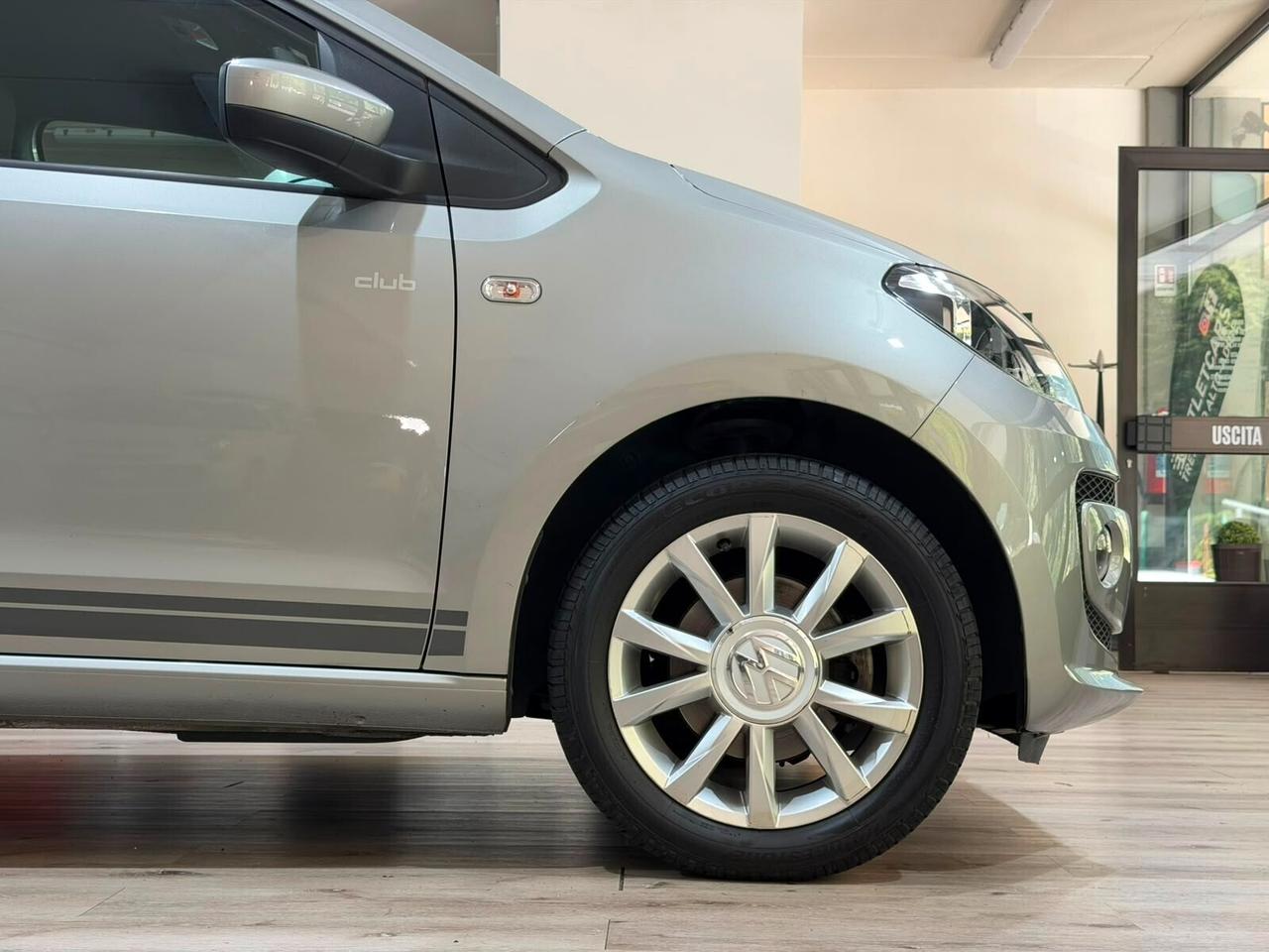 VOLKSWAGEN UP! 1.0 75cv 5p NEOPATENTATI 89.000km