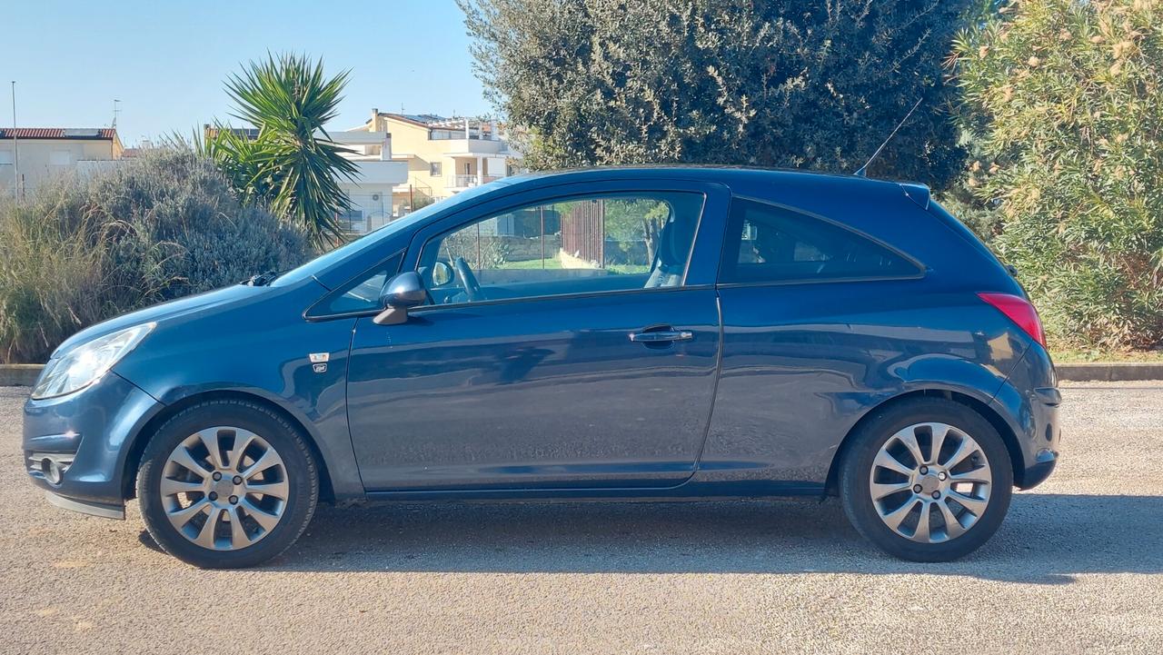 Opel Corsa 1.2 80CV 3 porte GPL-TECH Edition