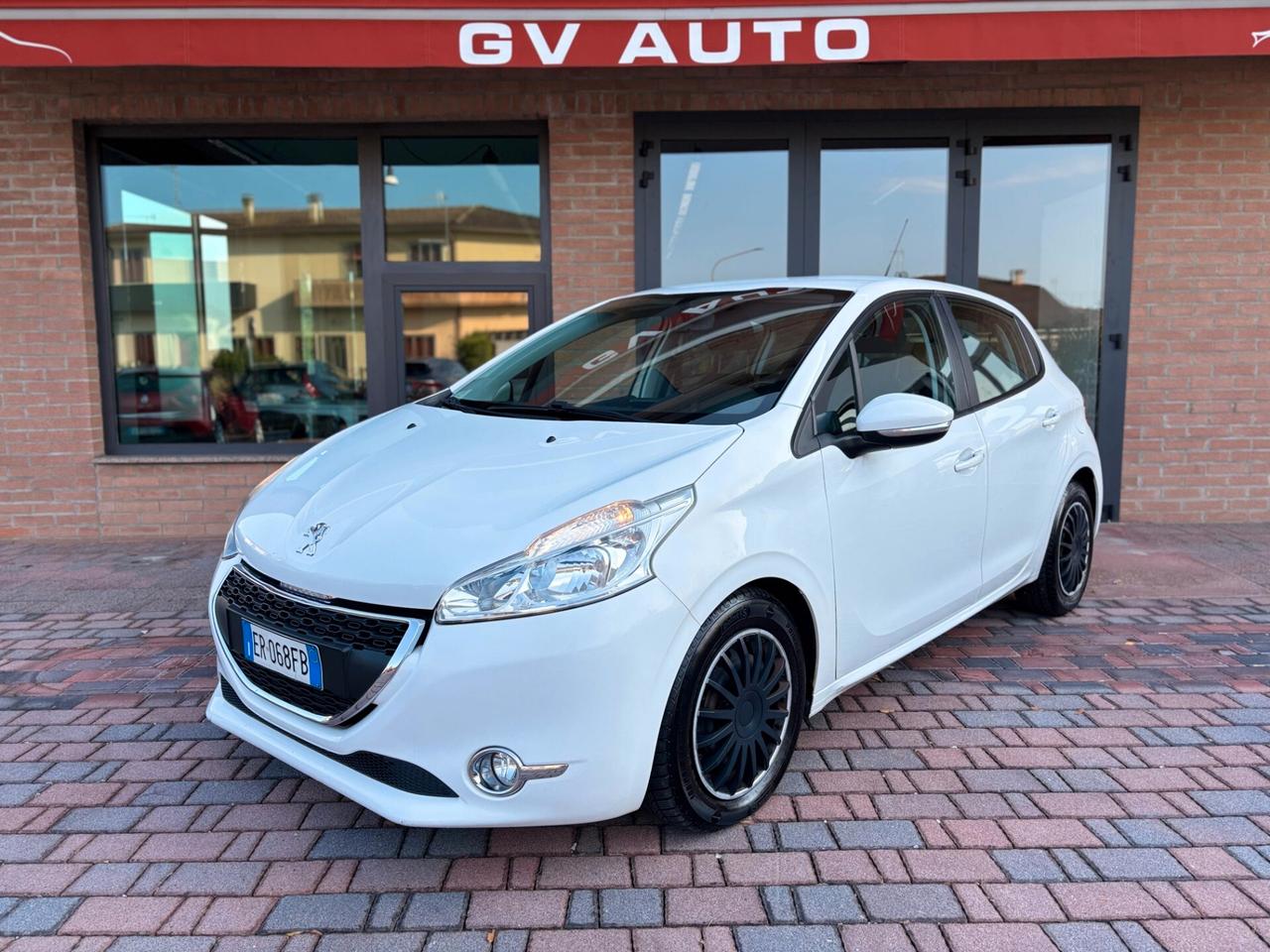 Peugeot 208 1.6 HDi 92CV 5 porte