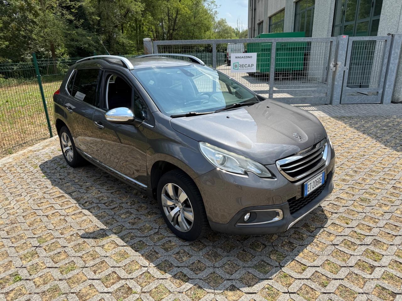 Peugeot 2008 1.2 VTi 82CV Cerchi*Navi*Pelle*Sensori