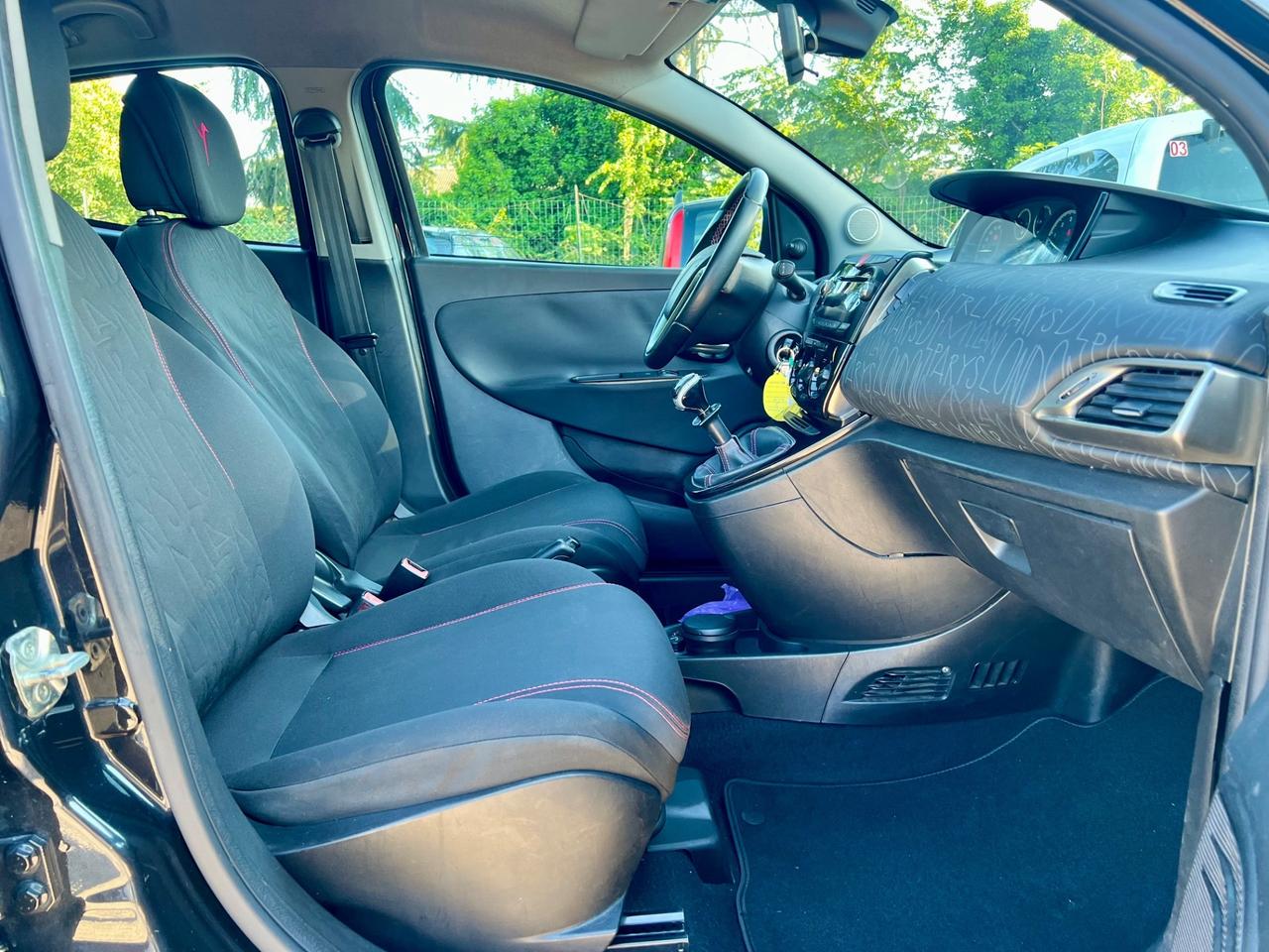 Lancia Ypsilon 1.2 69 CV EURO 6