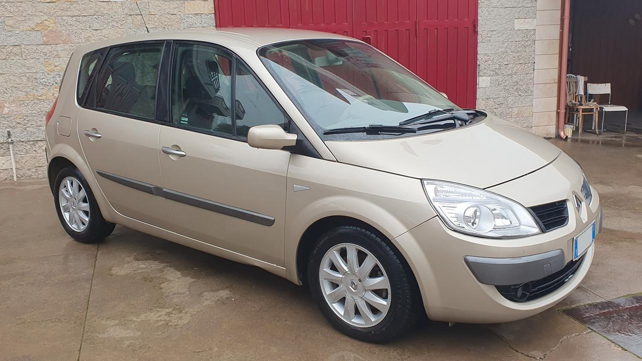 Renault Scenic Scénic 1.9 dCi/130CV Dynamique