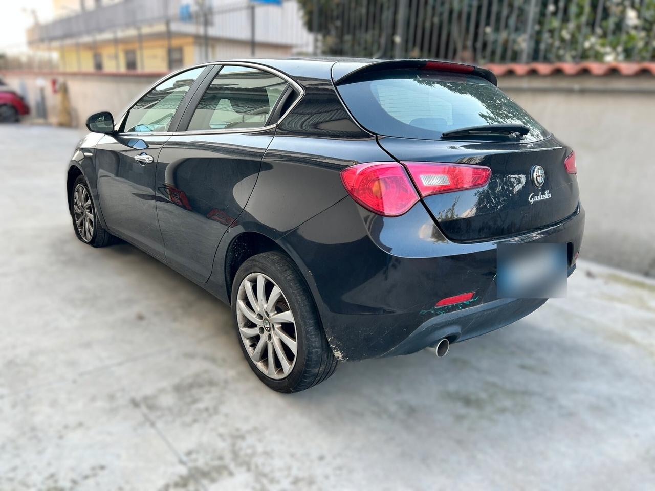 Alfa Giulietta 1.6 JTD 105CV - 2015 Incidentata