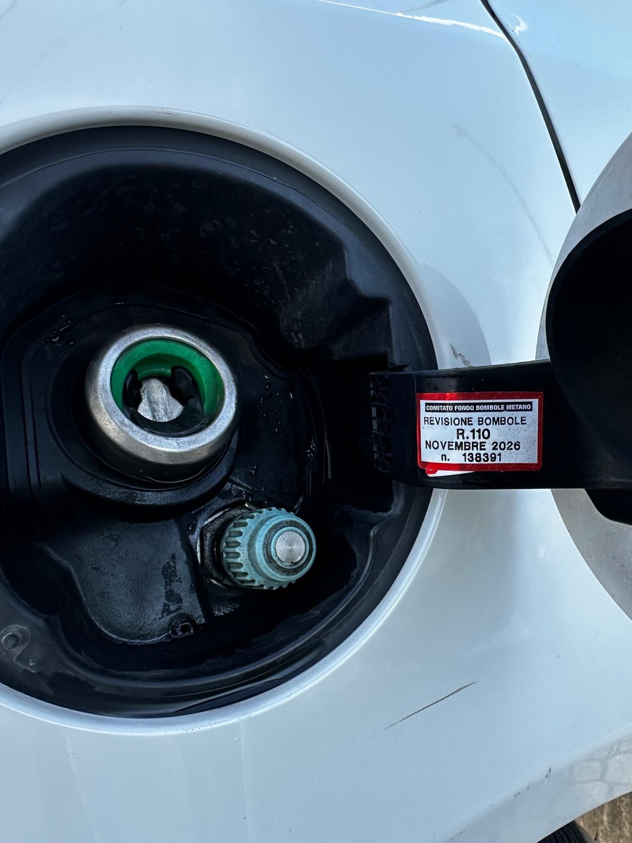 Lancia Ypsilon 0.9 TwinAir 85 CV 5 porte Metano Ecochic Elle