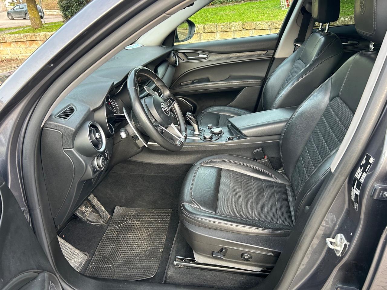 Alfa Romeo Stelvio 2.2 Turbodiesel 210 CV AT8 Q4 Executive