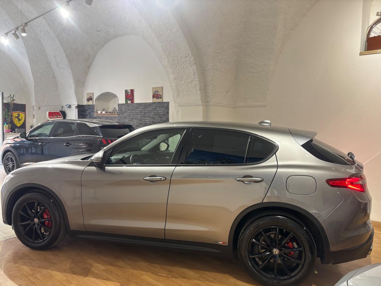 Alfa Romeo Stelvio 2.2 Turbodiesel 180 CV AT8 RWD Super
