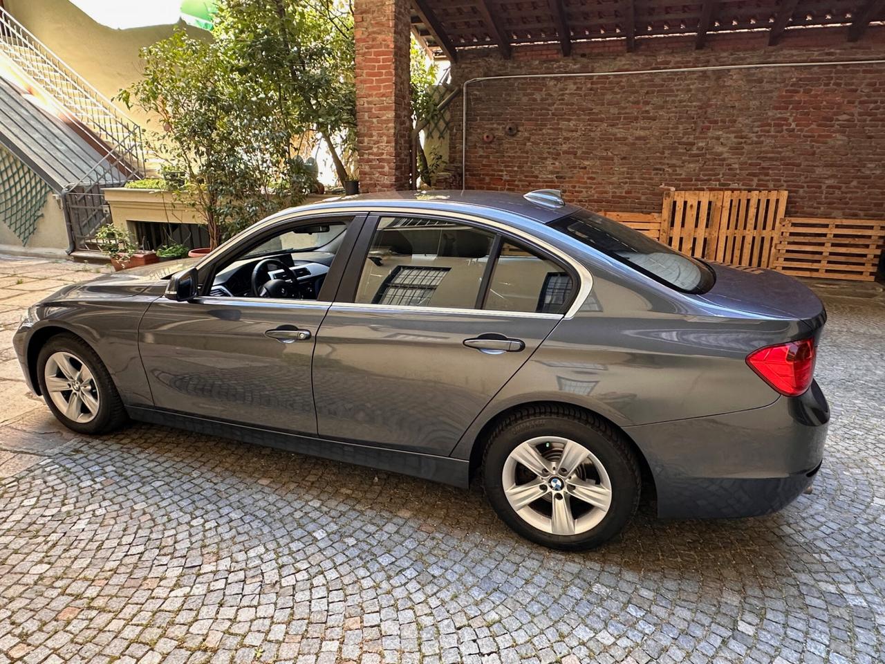 Bmw 318d Luxury *INTERNI in PELLE*