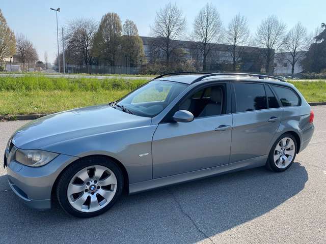 BMW 320 Touring Attiva*CERCHI*CLIMA