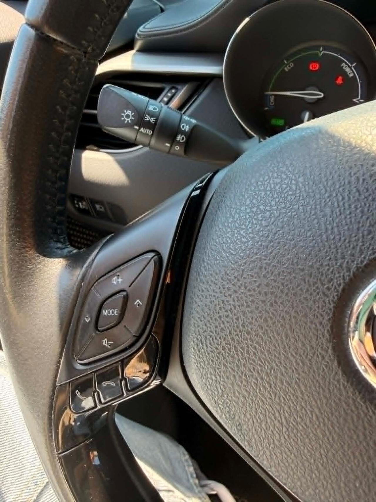 Toyota C-HR 1.8 Benz/Ibrida OK Neopatentato