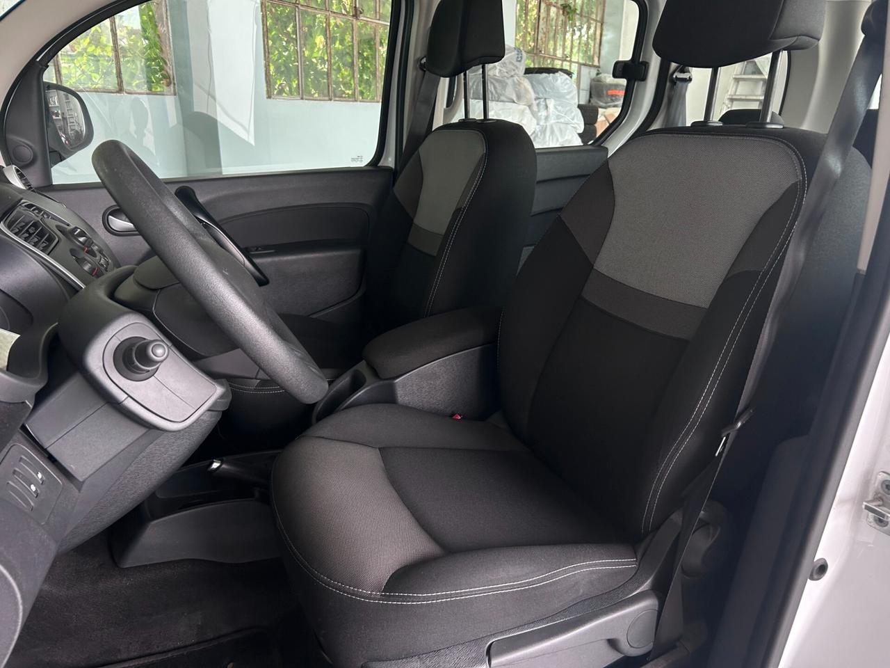 Renault Kangoo Blue dCi 95CV 5 porte 5 POSTI , VETTURA,FATTURABILE IVA