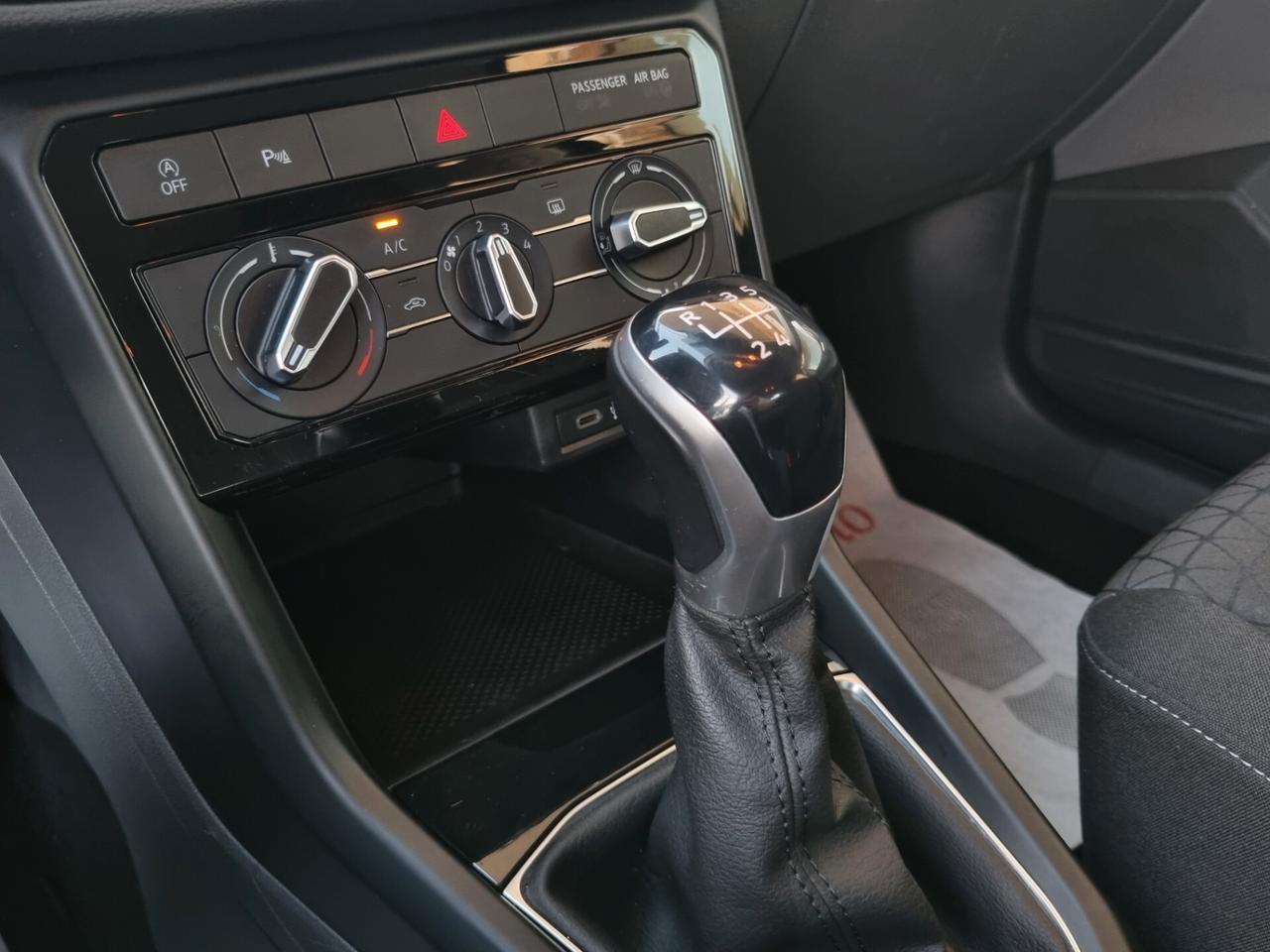 Volkswagen T-Cross 2019 1.0 tsi Urban 95cv