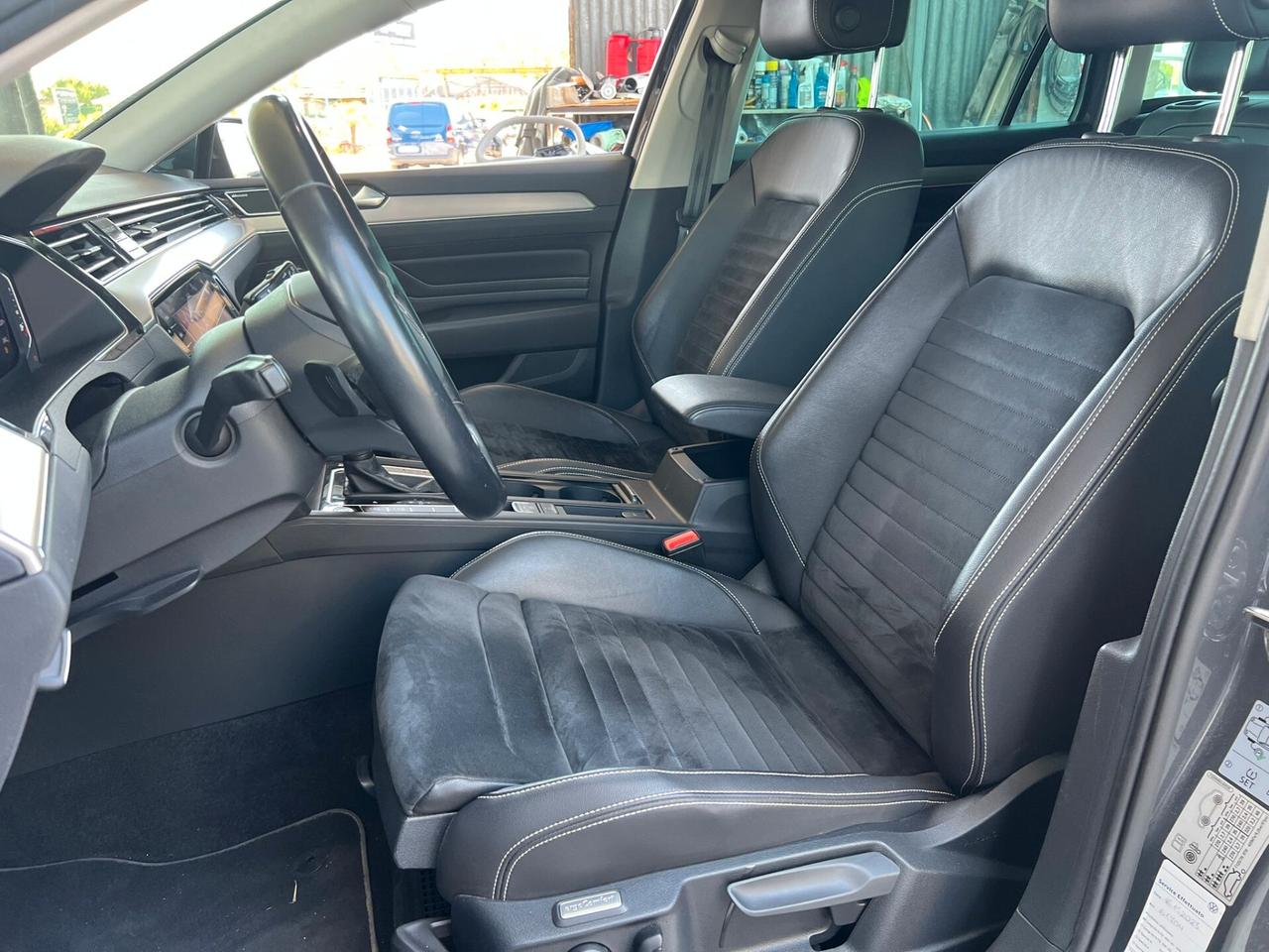 Volkswagen Passat Variant 2.0 TDI SCR 200 CV 4MOTION DSG Executive