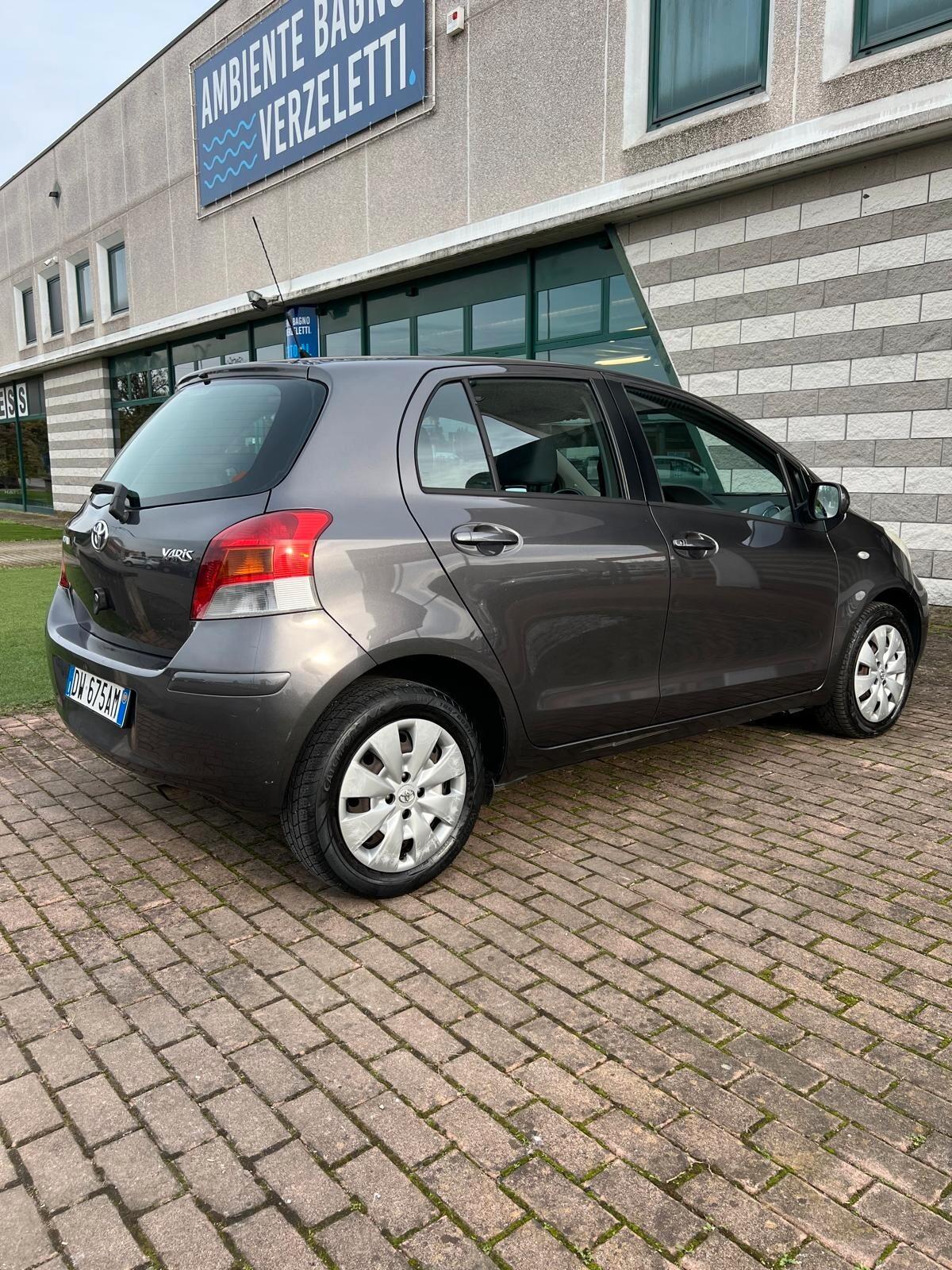 Toyota Yaris 1.3 5 porte