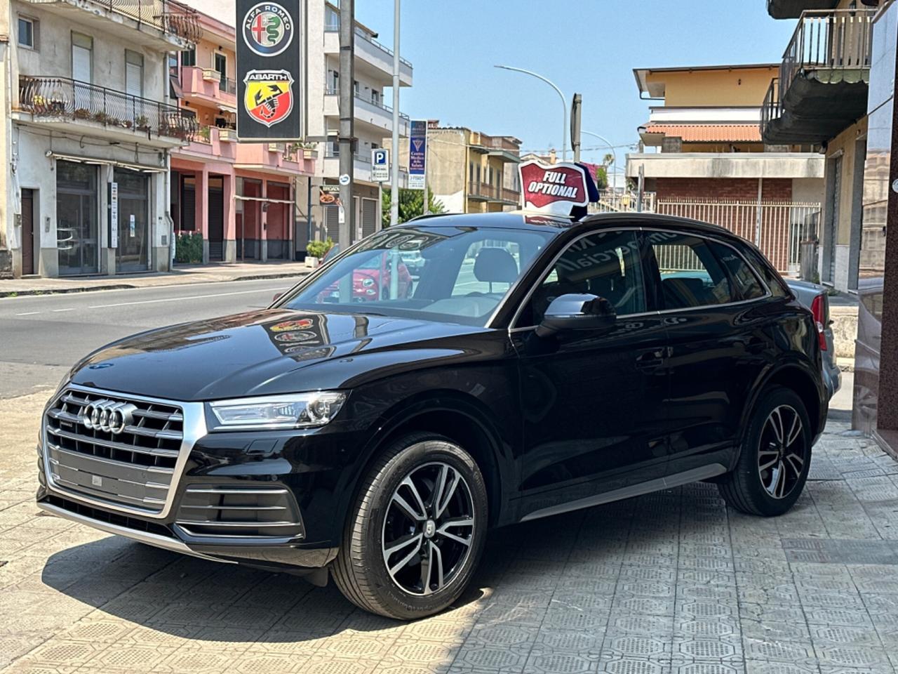 Audi Q5 35 TDI Sport tua a 352€ senza anticipo