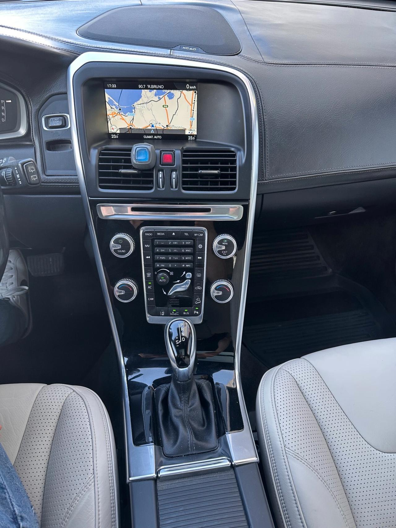 Volvo XC 60 XC60 D5 AWD Geartronic Inscription