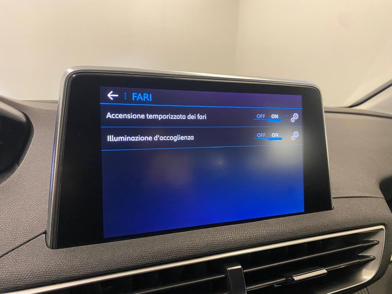 Peugeot 3008 BlueHDi 130 S&S EAT8 Business