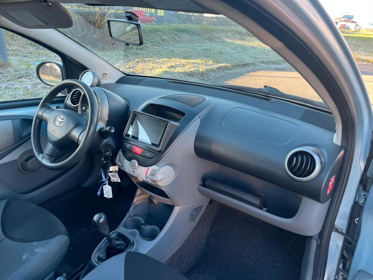 Toyota Aygo 1.0 12V VVT-i 5 porte Sol