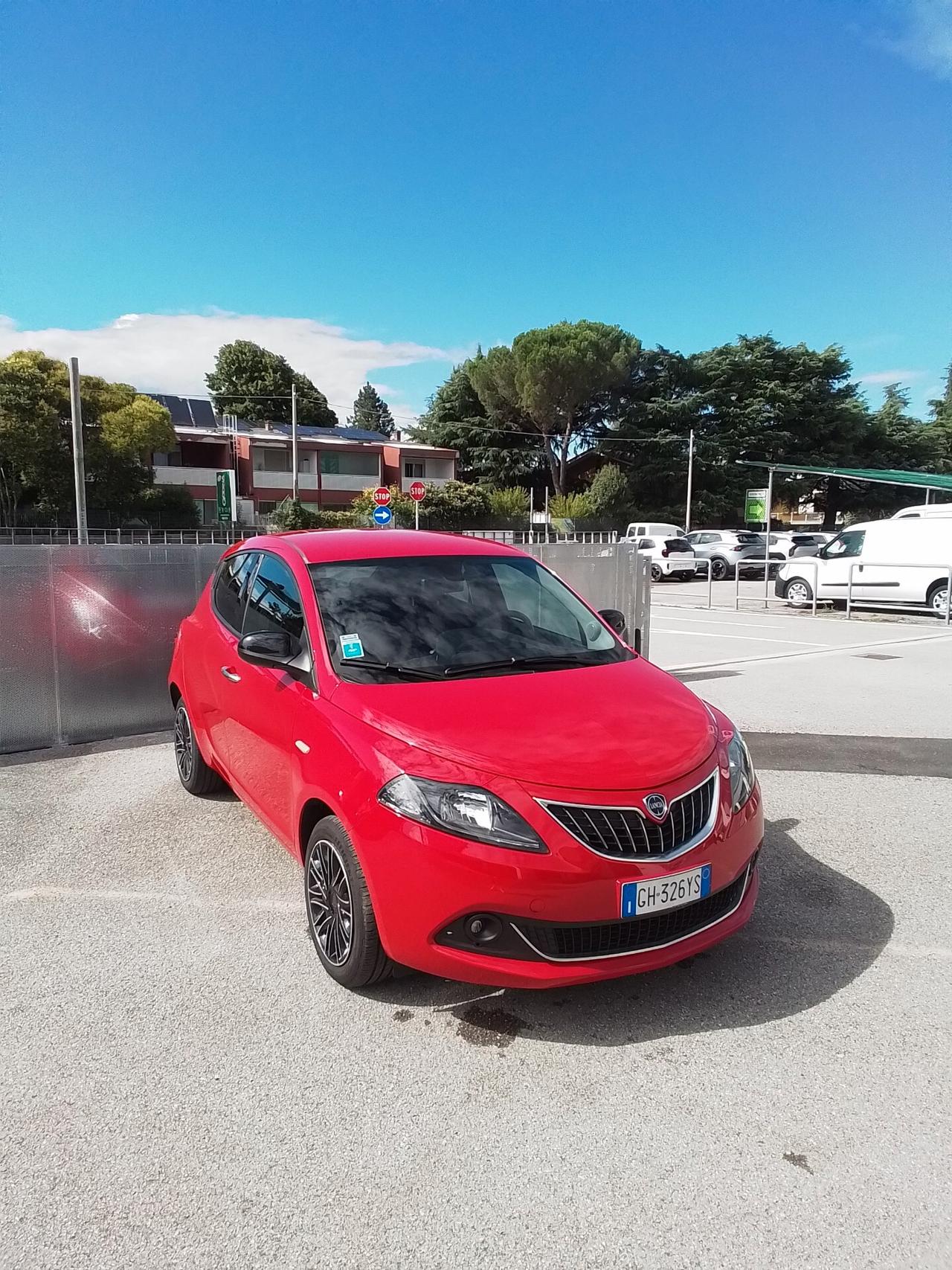 Lancia Ypsilon 1.0 FireFly 5 porte S&S Hybrid Ecochic Gold