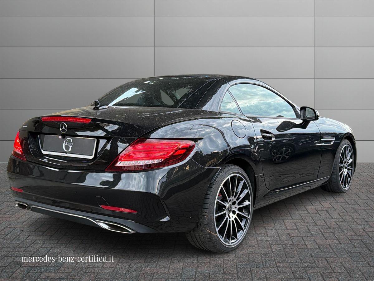 Mercedes-Benz SLC 180 AMG Line