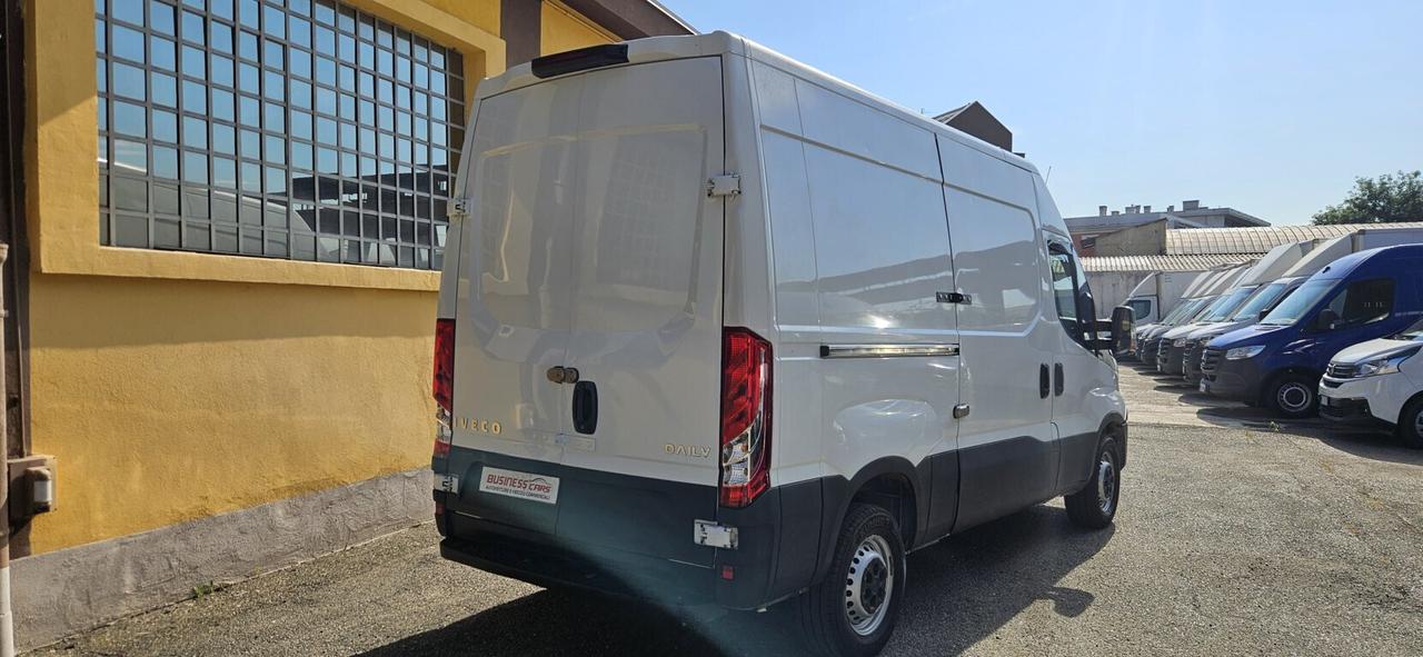 IVECO DAILY 35S12 2.3 HTP PM-TM 116 CV – LUNGHEZZA INT. CASSONE MT. 3,20+IVA