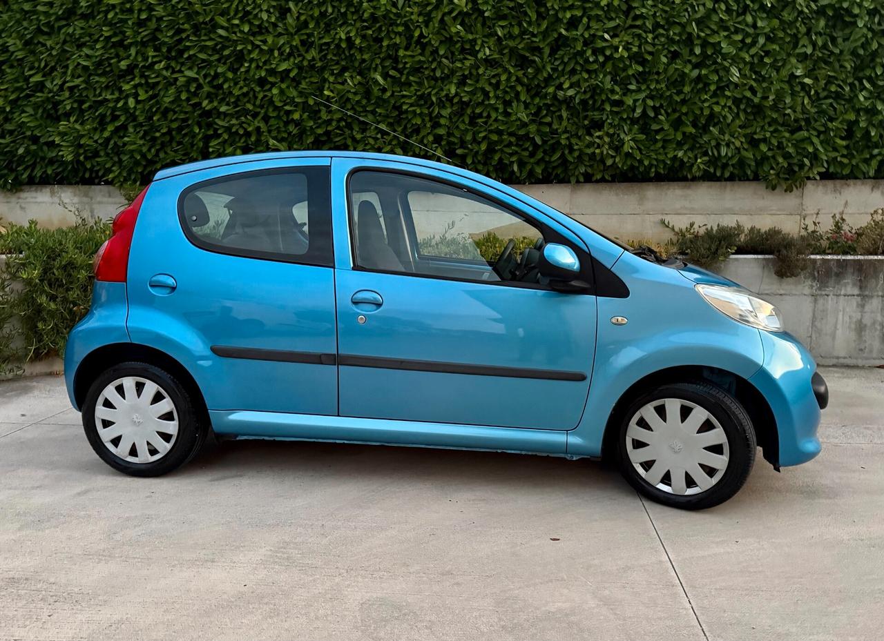 Peugeot 107 68 Cv Plaisir 2 cambio automatico 1.0