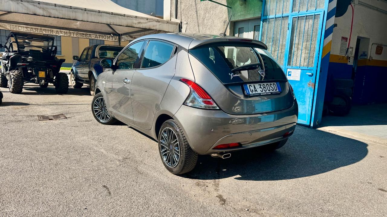 Lancia Ypsilon 1.2 69 CV 5 porte S&S Gold