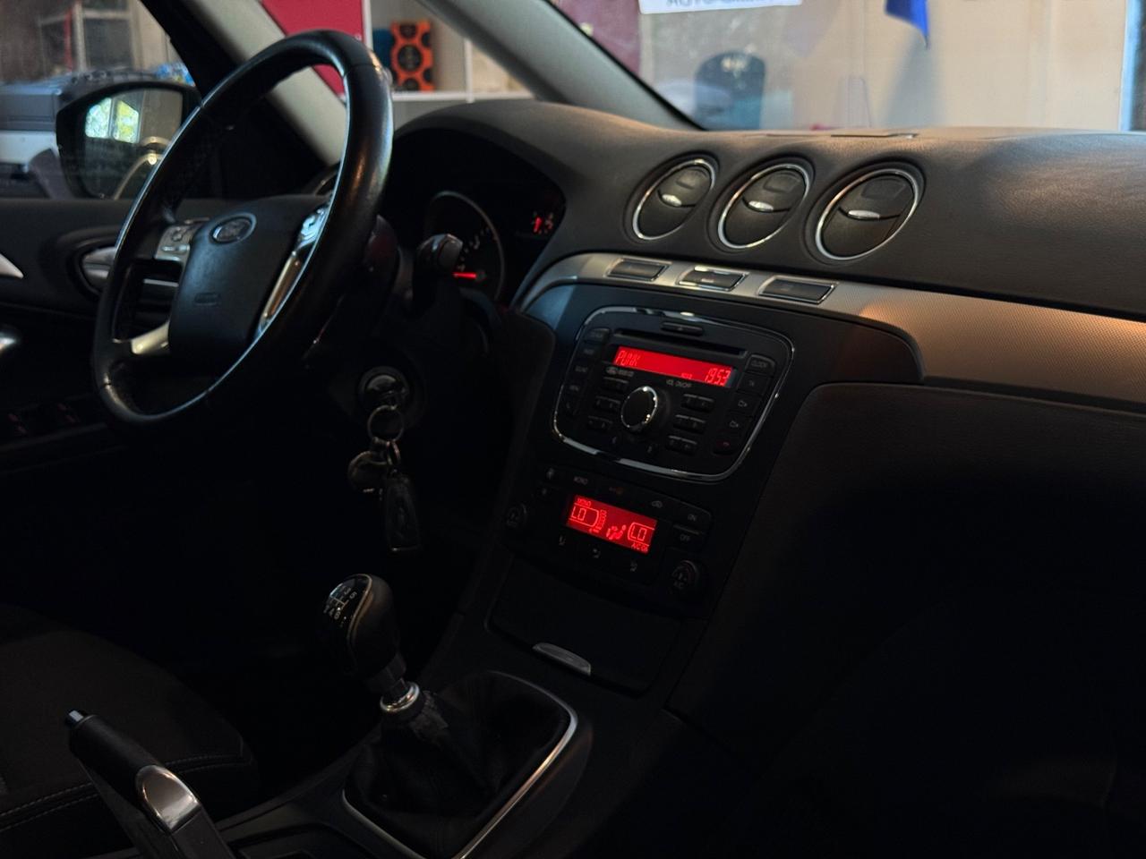 Ford Galaxy 2.0d 7 POSTI ANNO 2012