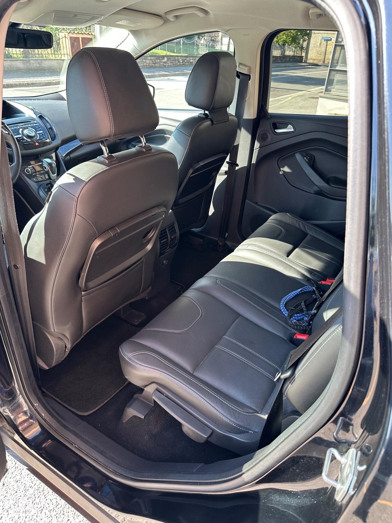 Ford Kuga 2.0 TDCI 140 CV 4WD Powershift Titanium