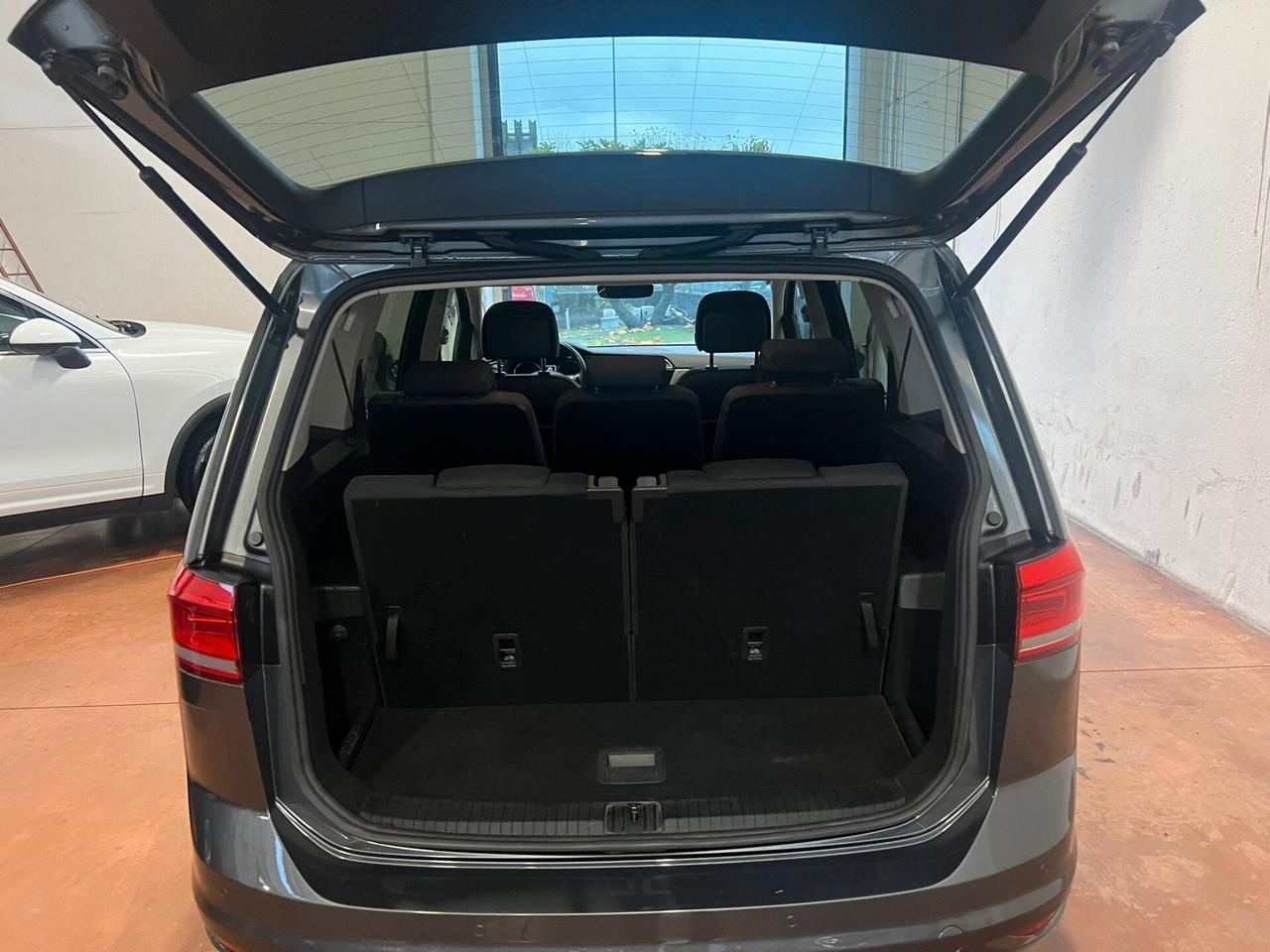 Volkswagen Touran 1.6 TDI 115 CV SCR DSG Business BlueMotion Technology