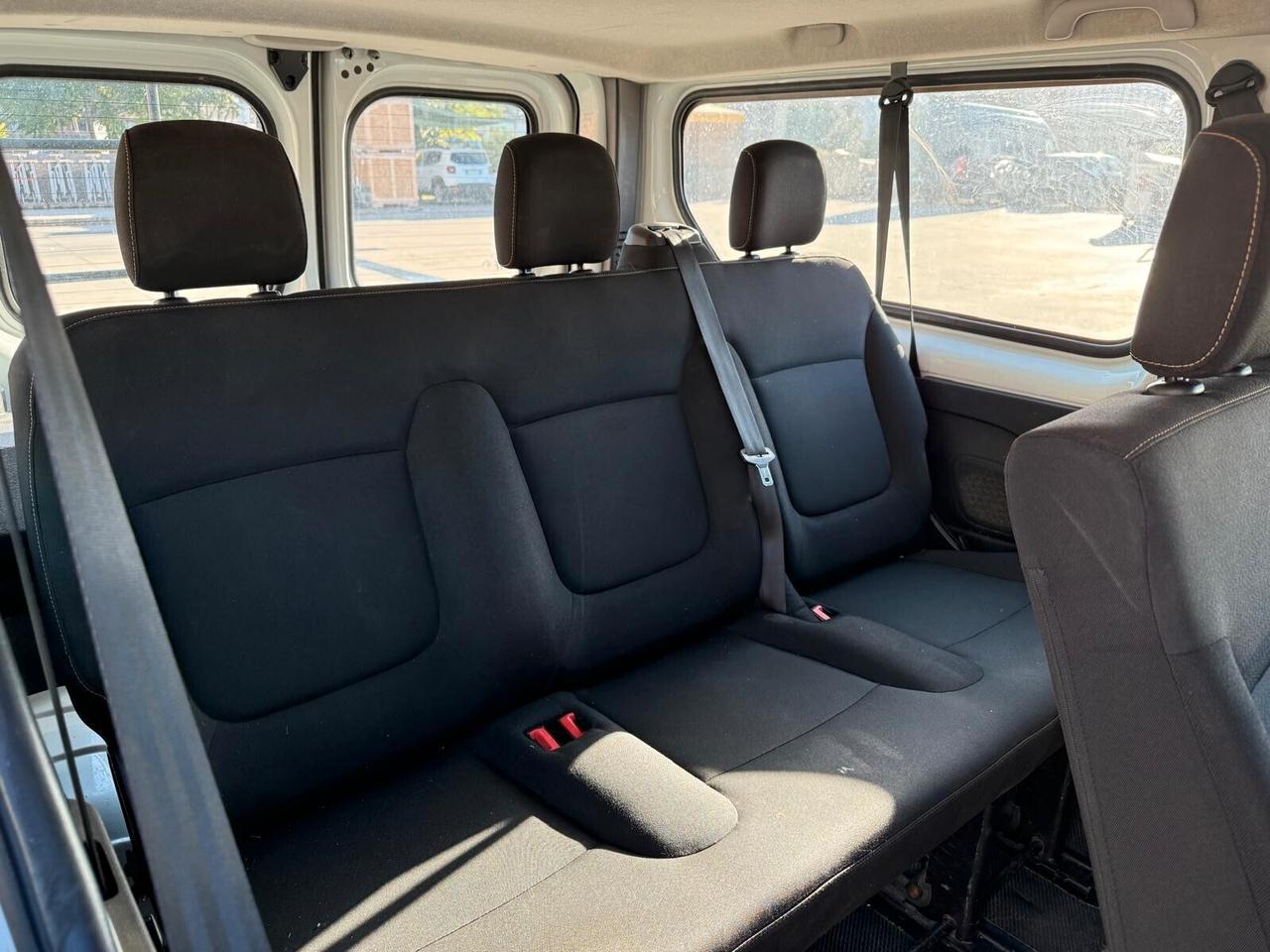 Renault TRAFIC 1.6 dCi 125CV 9 POSTI PASSO LUNGO NO CLIMA + IVA