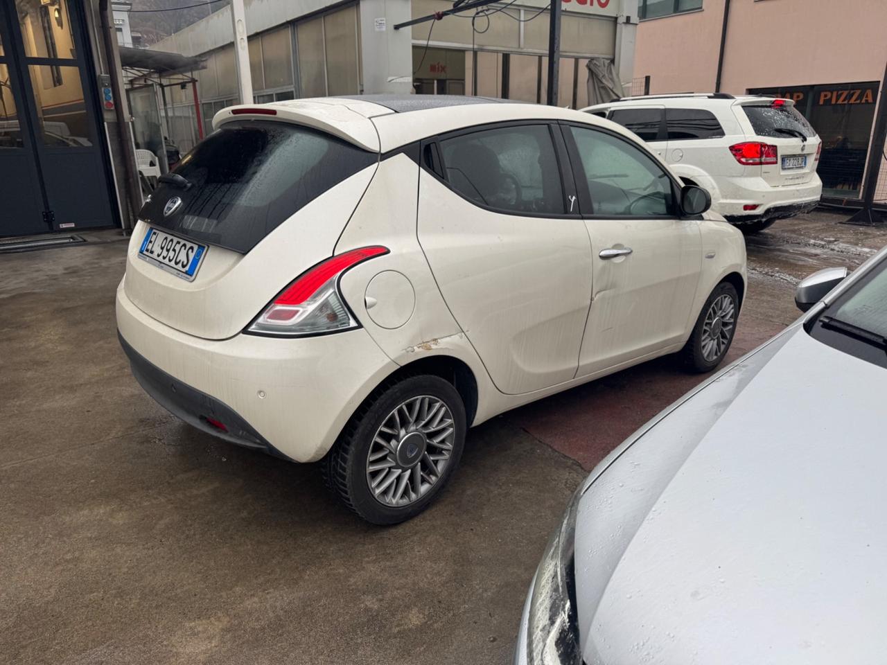 Lancia Ypsilon 0.9 TwinAir 85 CV 5 porte S&S DFN Platinum