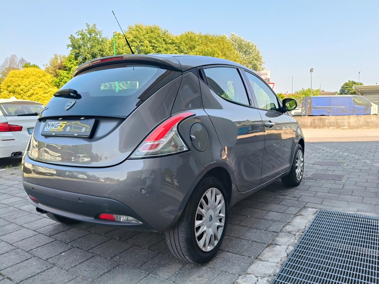 Lancia Ypsilon 1.2 69 CV 5 porte S&S Gold