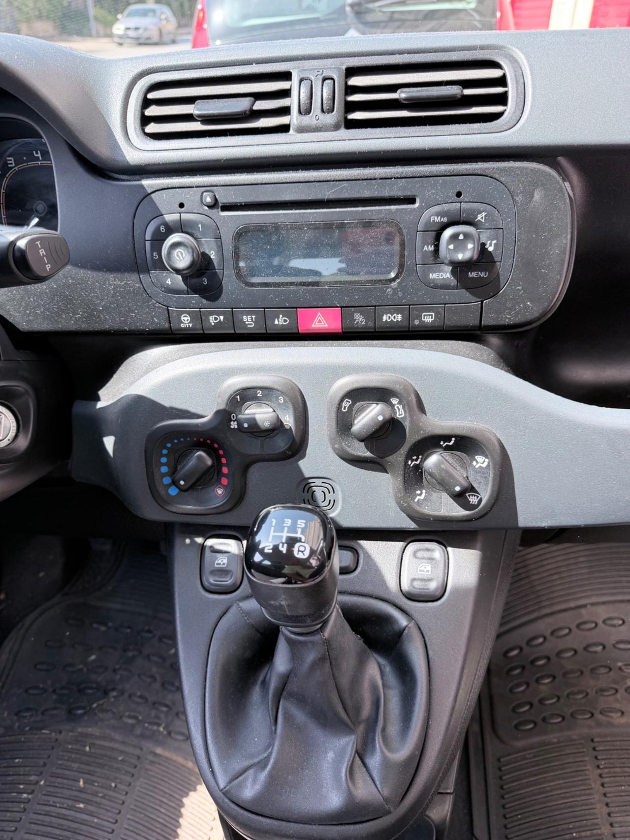 Fiat Panda 1.2 Lounge 69cv BENZINA