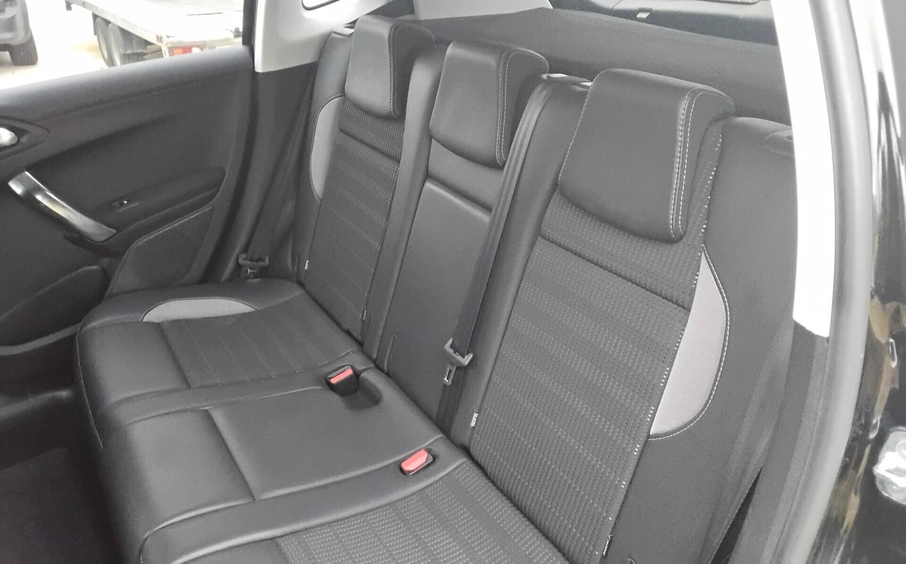 Peugeot 2008 BlueHDi 100 Allure