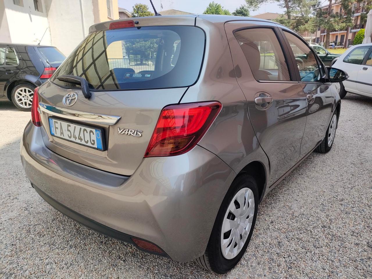Toyota Yaris 1.4 D-4D 5p Lounge E6