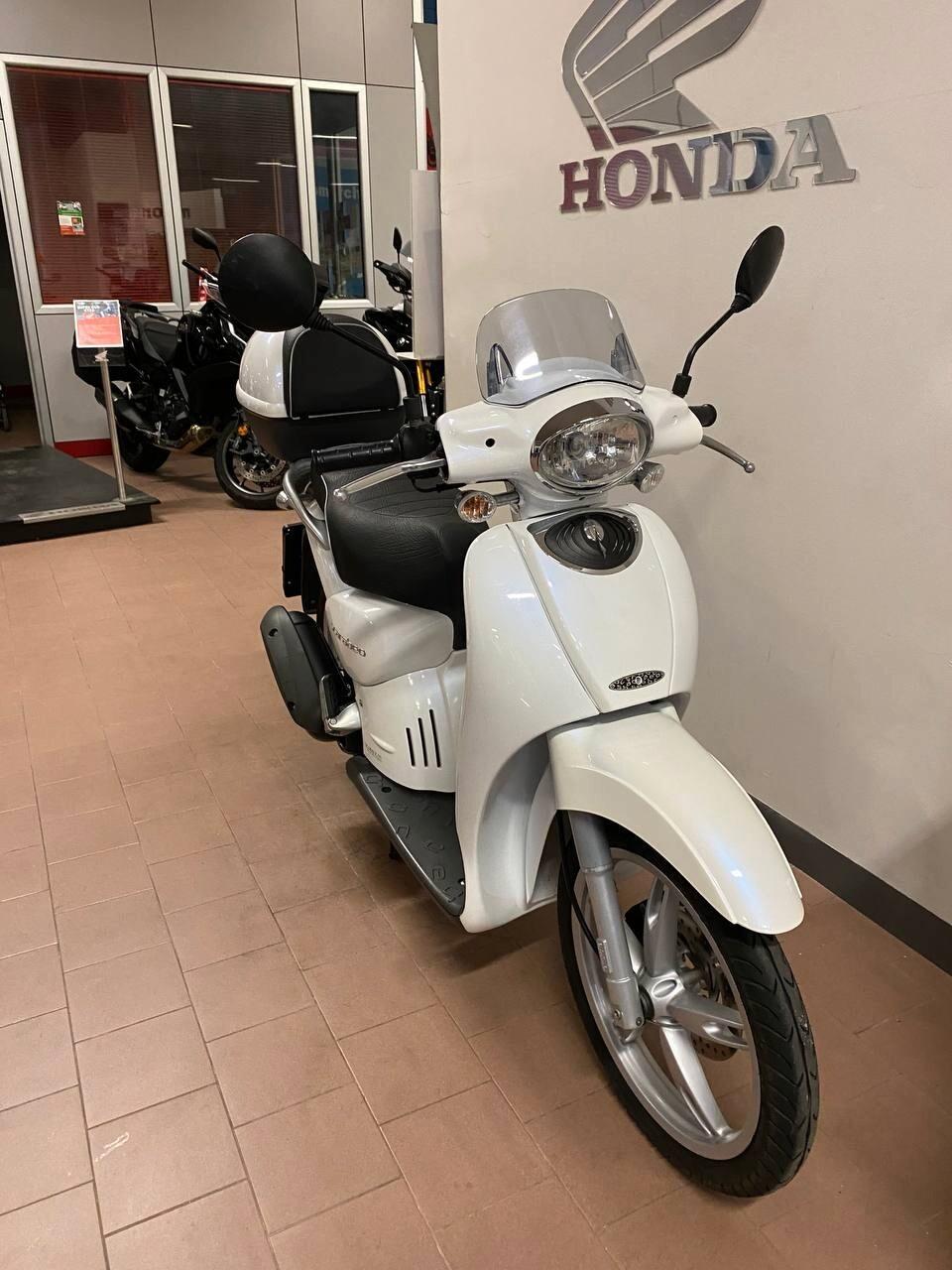 Aprilia Scarabeo 100 4 tempi