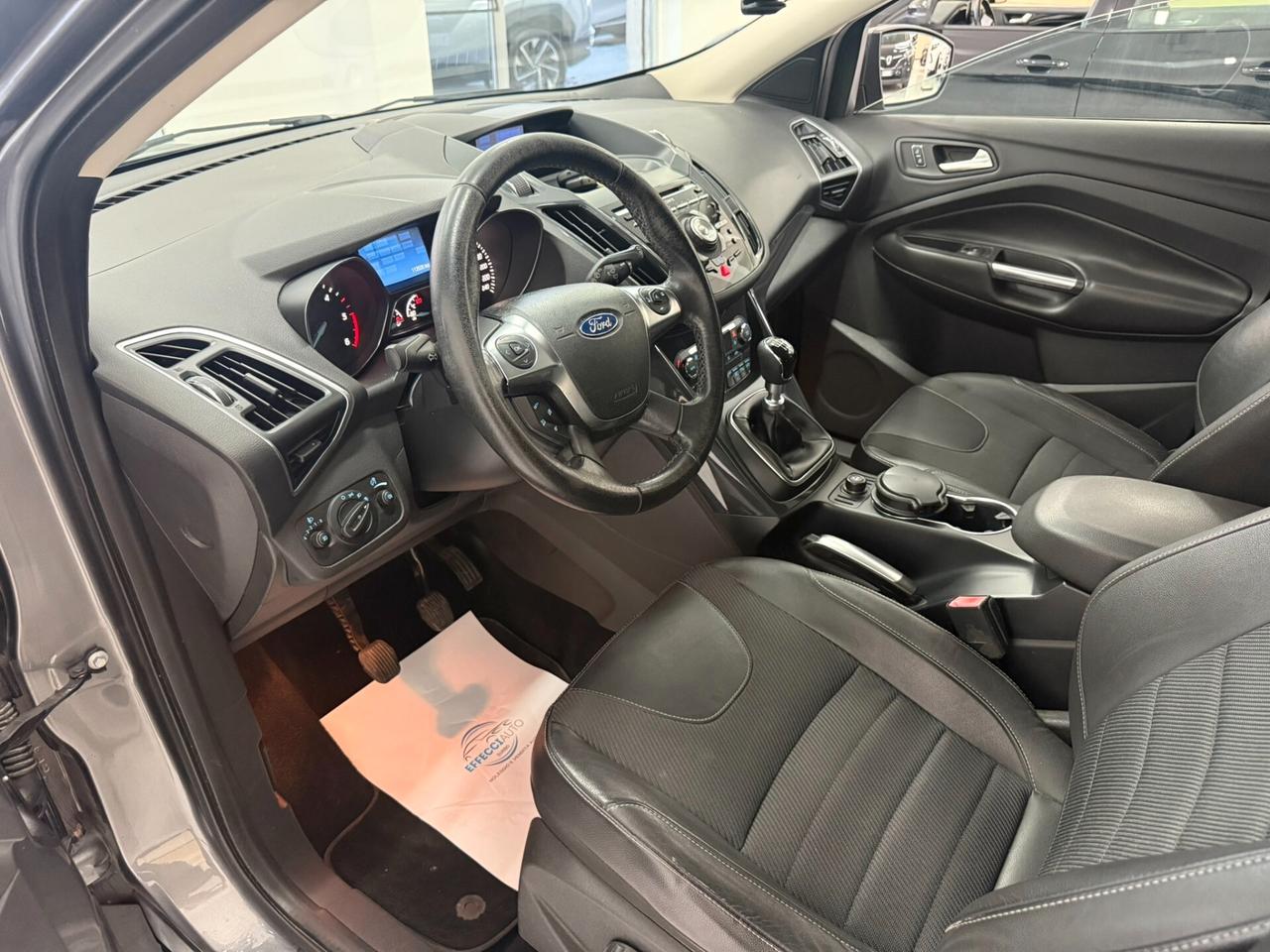 Ford Kuga 2.0 TDCi 140 CV Titanium Autocarro N1