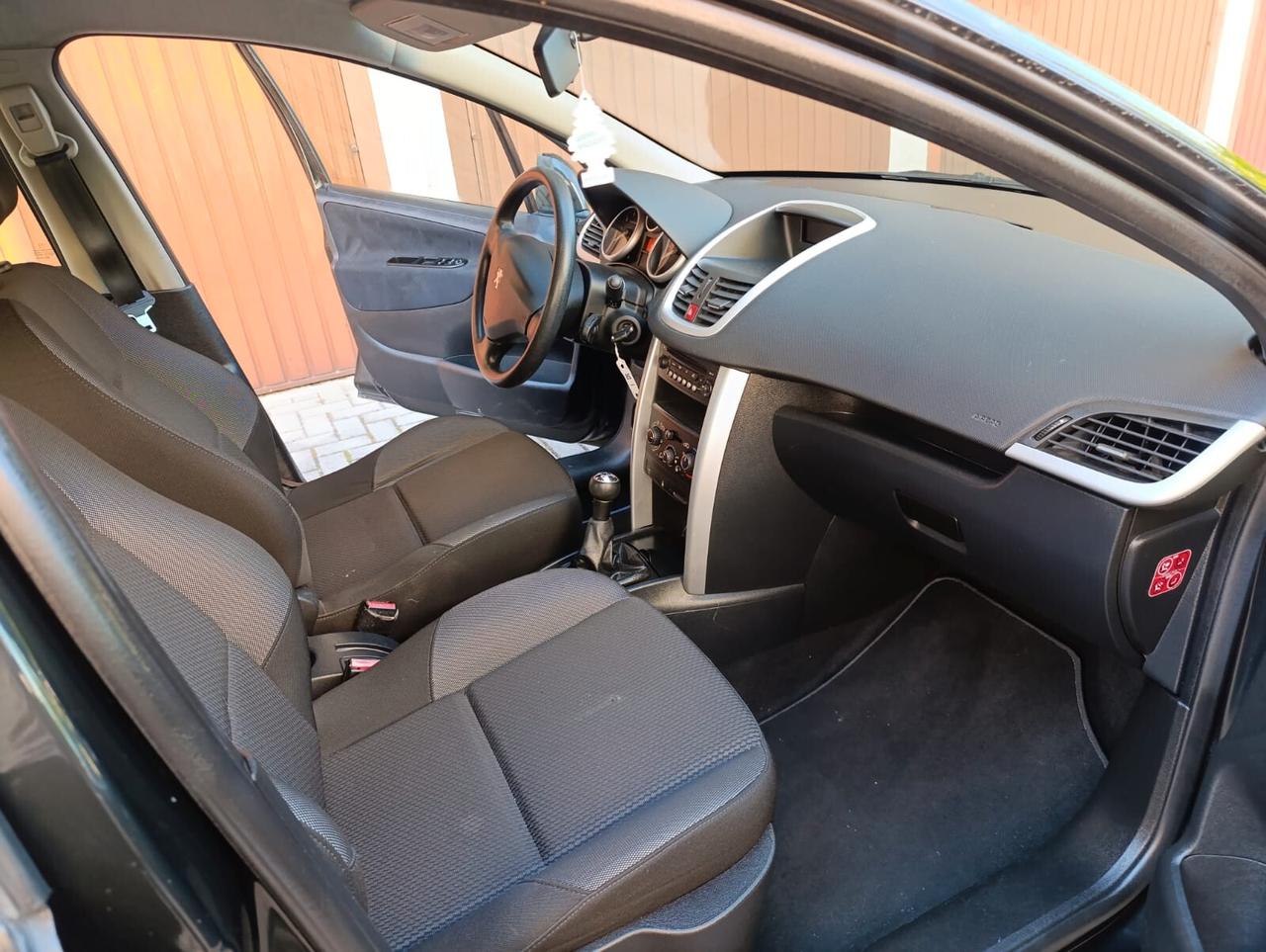 Peugeot 207 GPL OK NEOPATENTATI