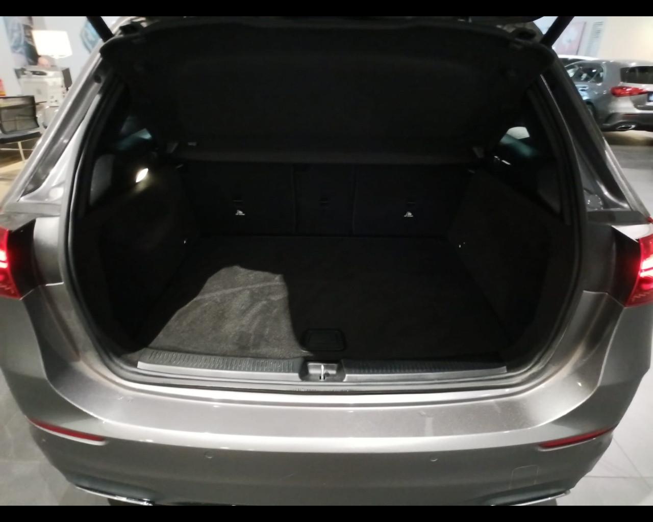 Mercedes-Benz Classe B - W247 2023 - B 180 d AMG Line Advanced Plus auto