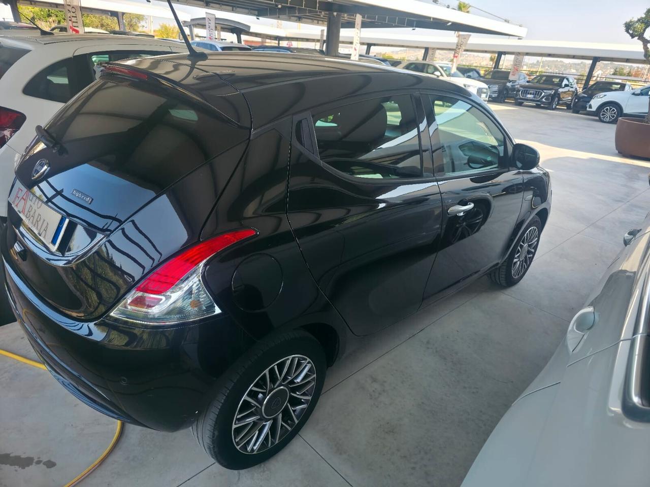 Lancia Ypsilon 1.0 FireFly 5 porte S&S Hybrid Gold Plus