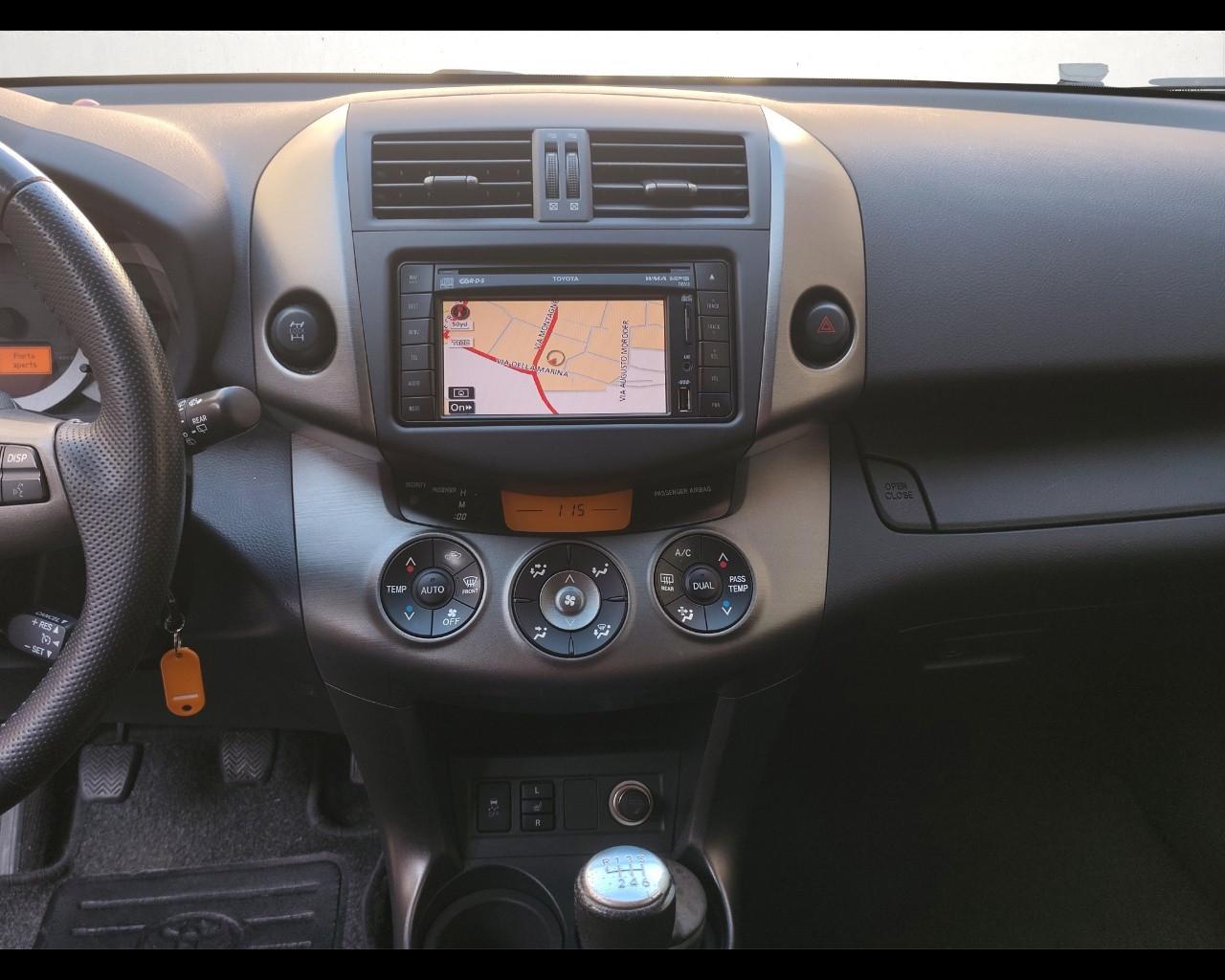 TOYOTA RAV4 3ª serie - RAV4 2.2 D-4D 150 CV DPF