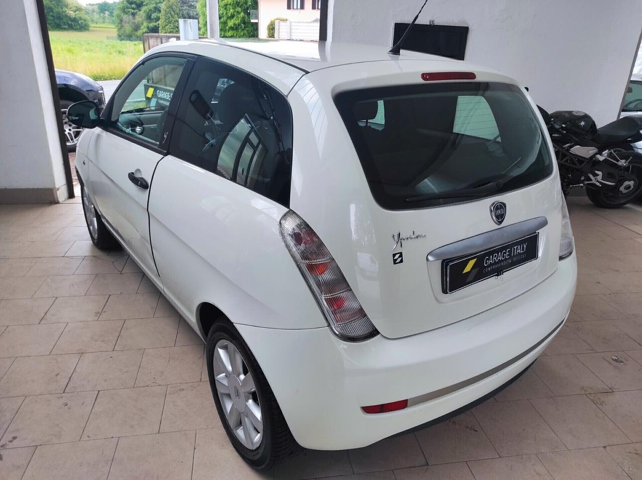 Lancia Ypsilon 1.2 Argento NEOPATENTATI