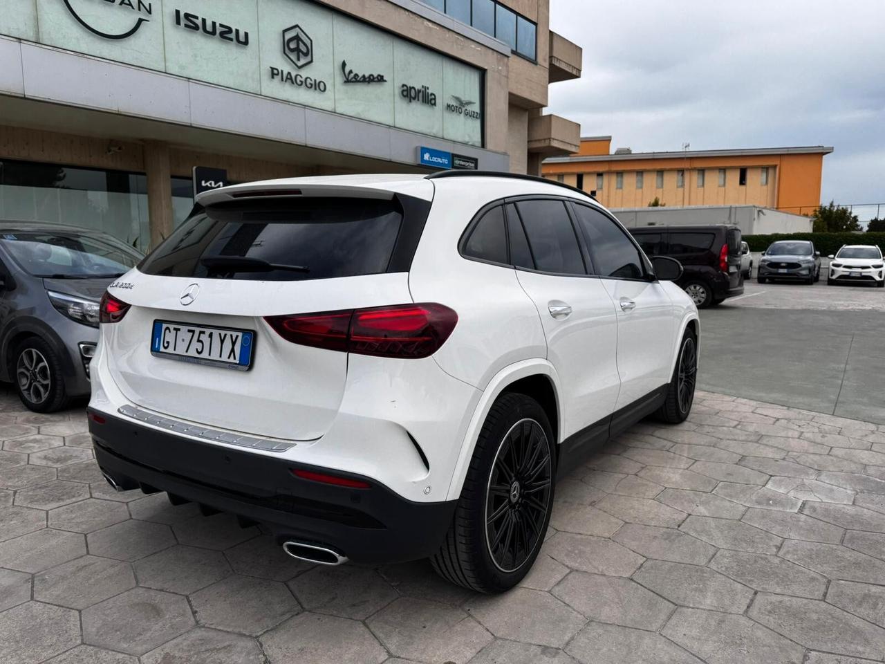 MERCEDES GLA 200D 2024 150 CV FULL OPTIONAL